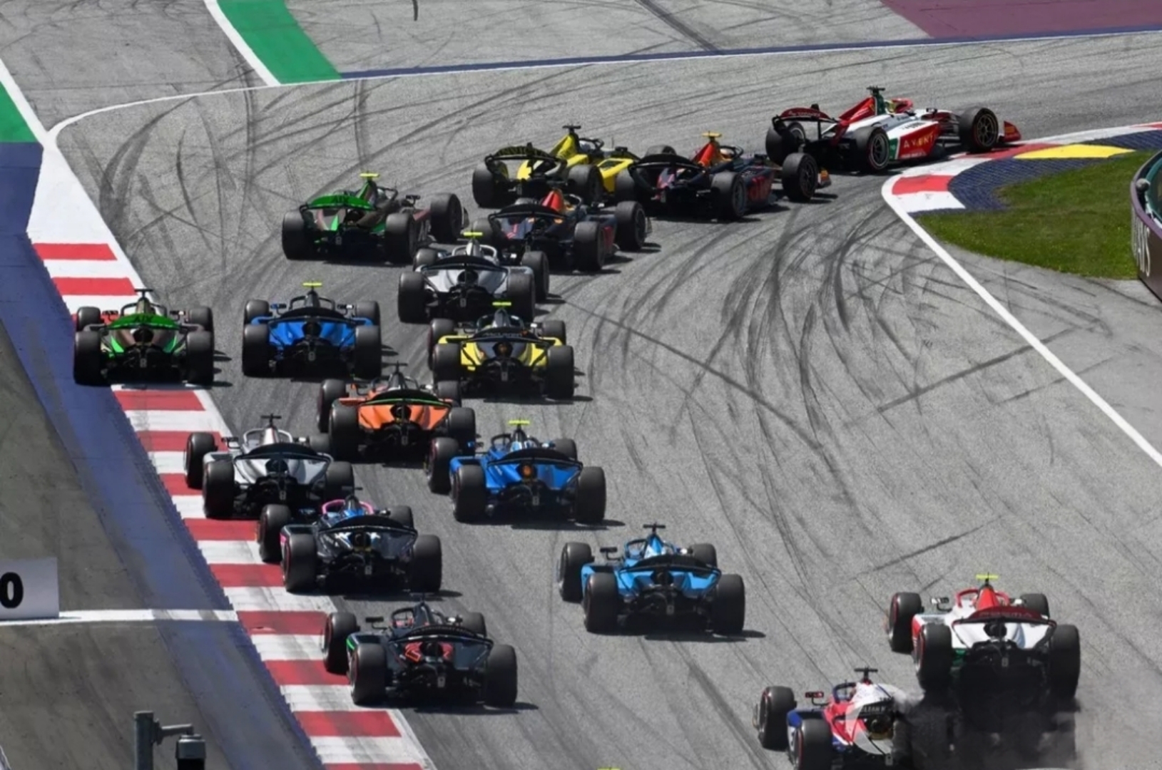 Formula 1 yağmura takıldı