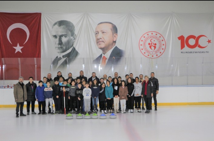 Buzda Satranç Curling Projesi’nde